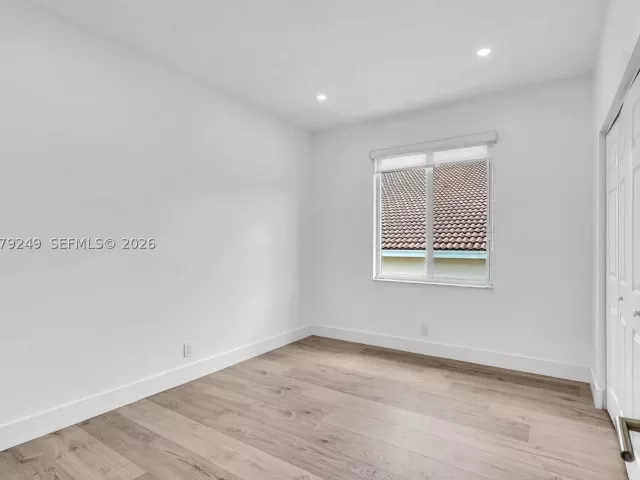 5-bedroom home for sale in Hollywood - 3433 SW 52nd ct - MondialRealty