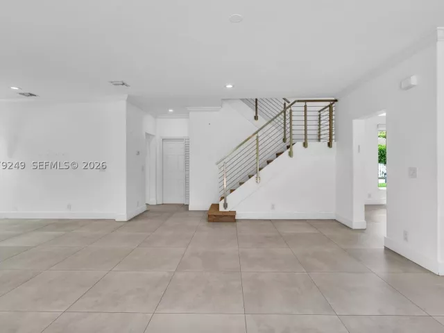 5-bedroom home for sale in Hollywood - 3433 SW 52nd ct - MondialRealty