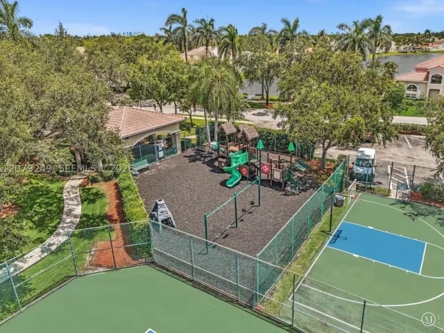 5-bedroom home for sale in Hollywood - 3433 SW 52nd ct - MondialRealty