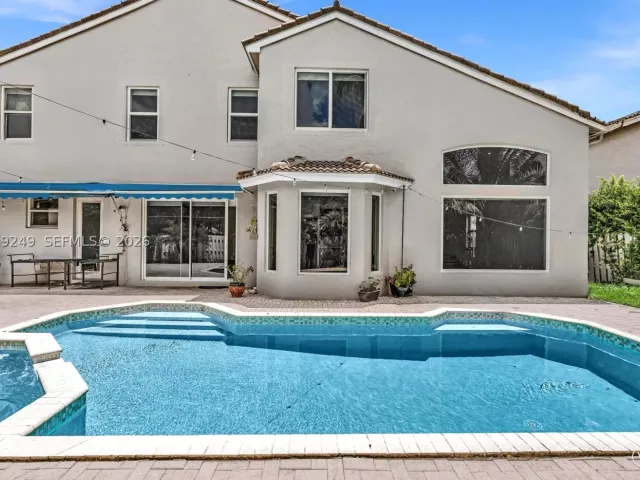 5-bedroom home for sale in Hollywood - 3433 SW 52nd ct - MondialRealty