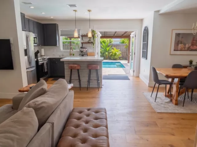 4-bedroom home for rent in Boca Raton - 336 NE 28th Terrace - MondialRealty