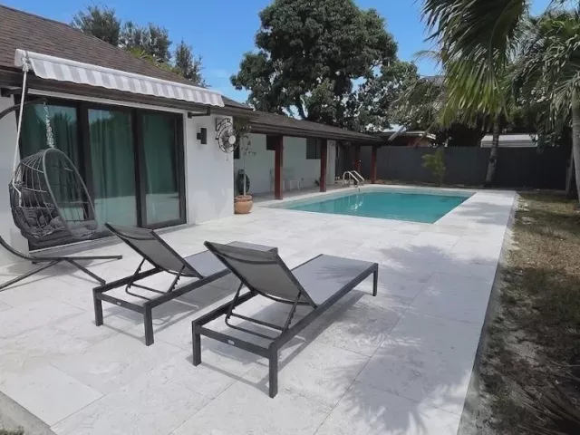 4-bedroom home for rent in Boca Raton - 336 NE 28th Terrace - MondialRealty