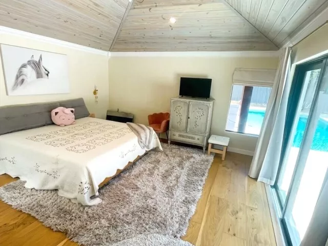 4-bedroom home for rent in Boca Raton - 336 NE 28th Terrace - MondialRealty