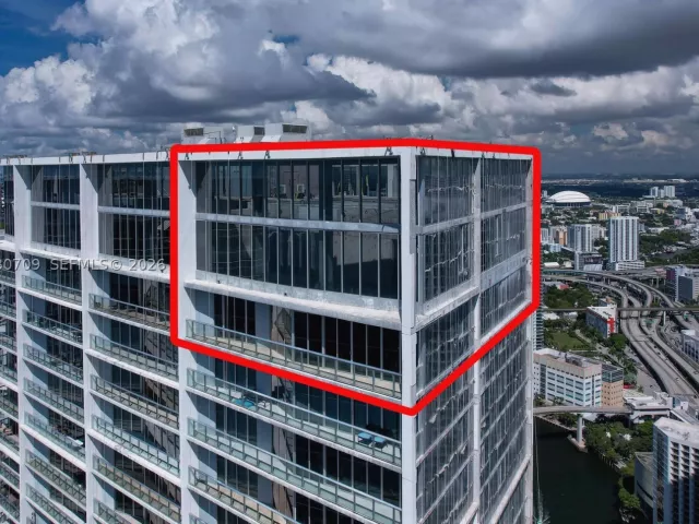 5-bedroom condo for rent in Miami - 465 Brickell Ave PH5701 - MondialRealty