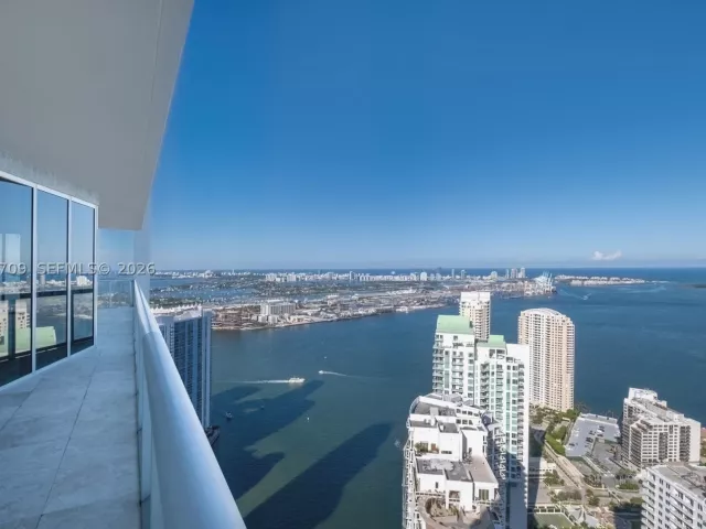 5-bedroom condo for rent in Miami - 465 Brickell Ave PH5701 - MondialRealty