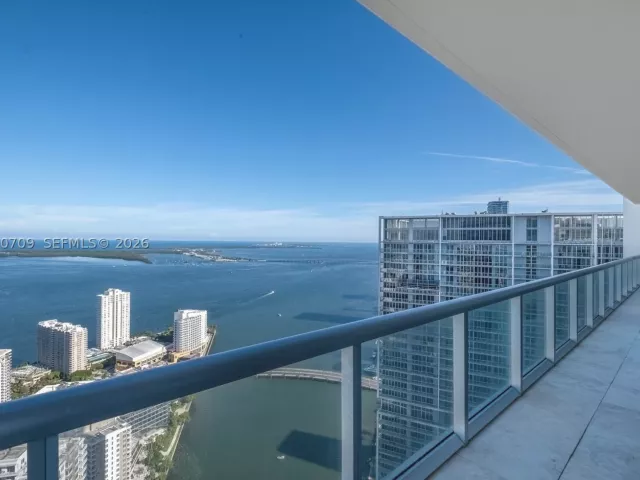 5-bedroom condo for rent in Miami - 465 Brickell Ave PH5701 - MondialRealty