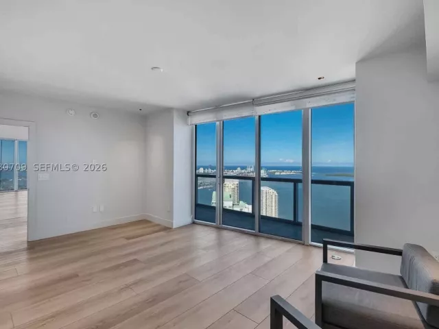 5-bedroom condo for rent in Miami - 465 Brickell Ave PH5701 - MondialRealty