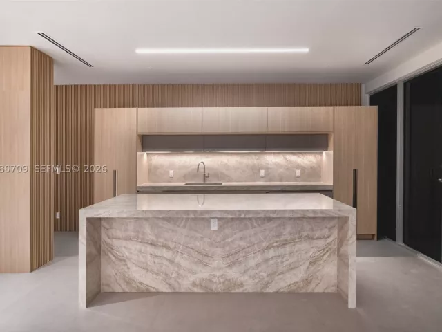 5-bedroom condo for rent in Miami - 465 Brickell Ave PH5701 - MondialRealty