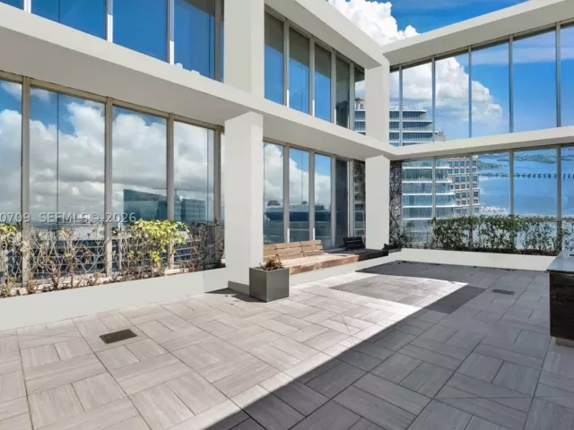 5-bedroom condo for rent in Miami - 465 Brickell Ave PH5701 - MondialRealty
