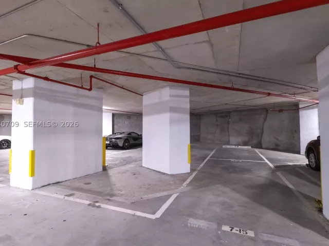 5-bedroom condo for rent in Miami - 465 Brickell Ave PH5701 - MondialRealty
