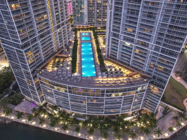 5-bedroom condo for rent in Miami - 465 Brickell Ave PH5701 - MondialRealty