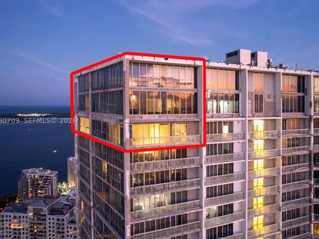 5-bedroom condo for rent in Miami - 465 Brickell Ave PH5701 - MondialRealty