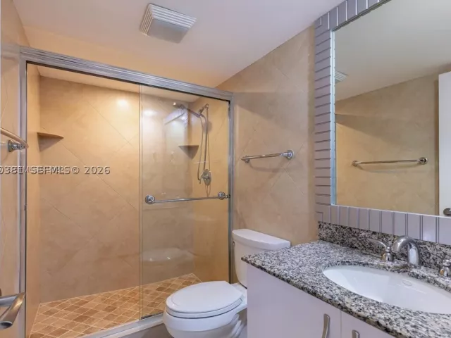 2-bedroom condo for sale in Sunny Isles Beach - 210 174th St 1201 - MondialRealty