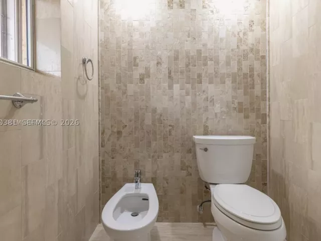 2-bedroom condo for sale in Sunny Isles Beach - 210 174th St 1201 - MondialRealty