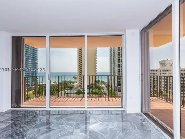 2-bedroom condo for sale in Sunny Isles Beach - 210 174th St 1201 - MondialRealty