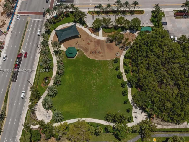 2-bedroom condo for sale in Sunny Isles Beach - 210 174th St 1201 - MondialRealty
