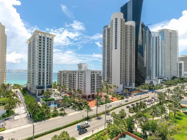 2-bedroom condo for sale in Sunny Isles Beach - 210 174th St 1201 - MondialRealty