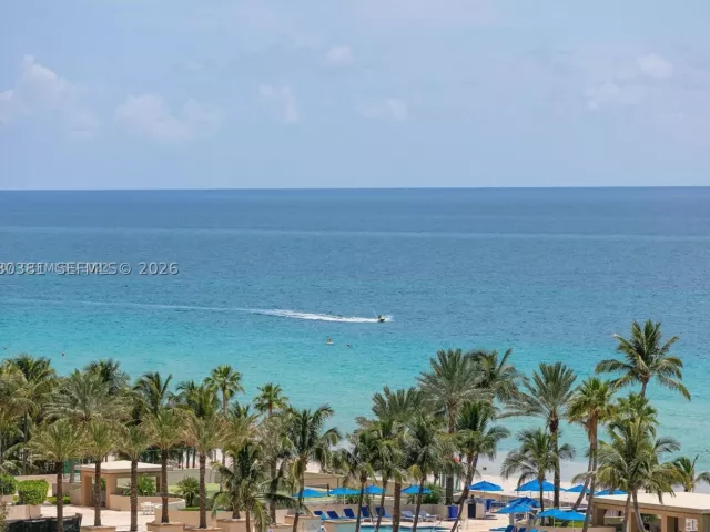2-bedroom condo for sale in Sunny Isles Beach - 210 174th St 1201 - MondialRealty