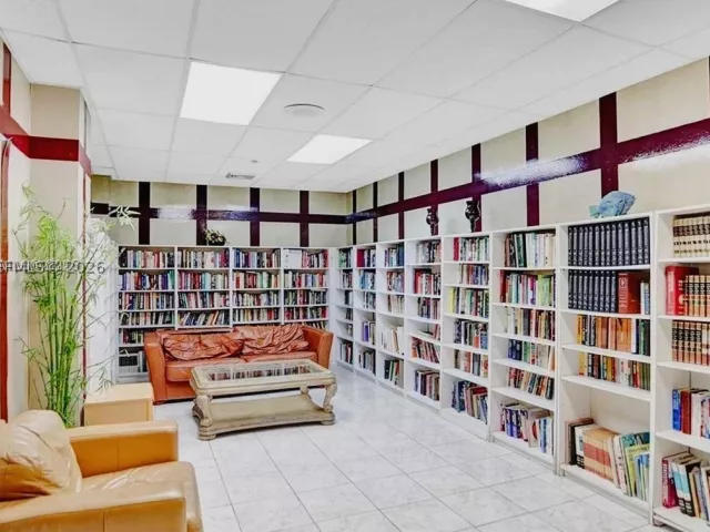 2-bedroom condo for sale in Sunny Isles Beach - 210 174th St 1201 - MondialRealty