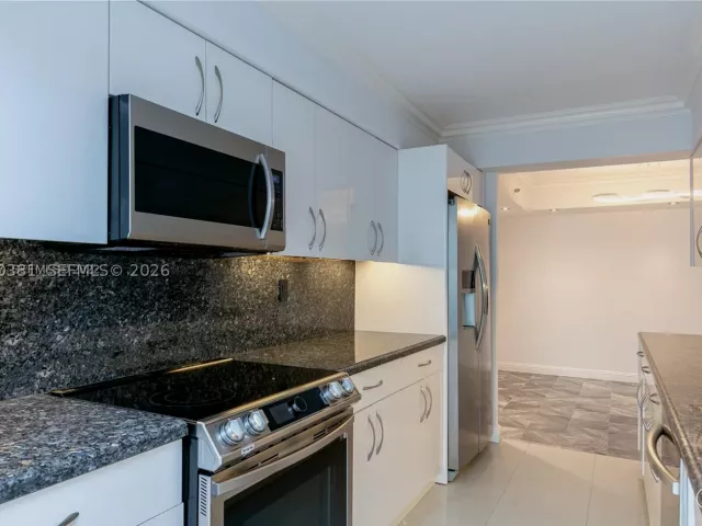 2-bedroom condo for sale in Sunny Isles Beach - 210 174th St 1201 - MondialRealty