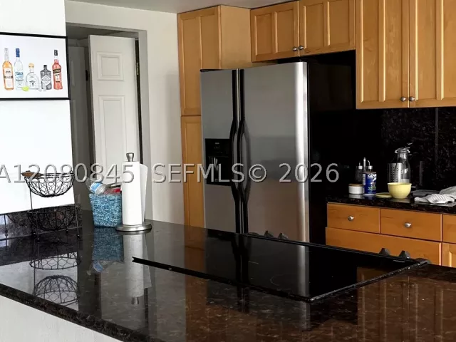 2-bedroom condo for rent in Hollywood - 2751 S Ocean Dr 406S - MondialRealty