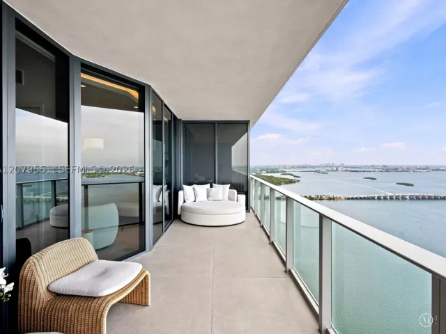 3-bedroom condo for rent in Miami - 700 NE 24th St 5605 - MondialRealty