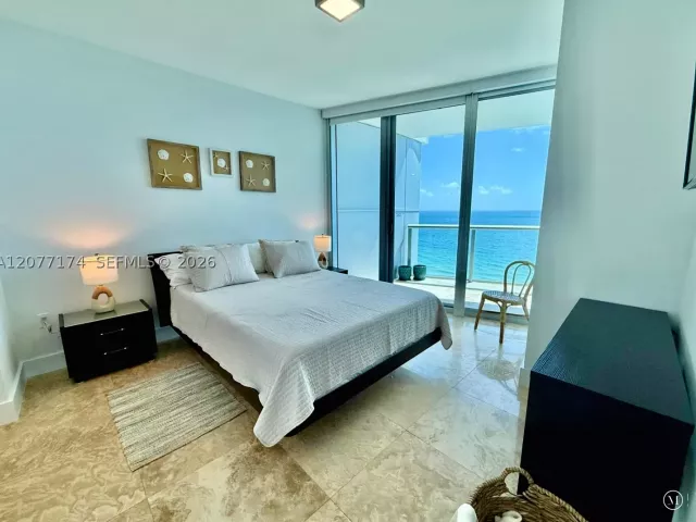 1-bedroom condo for rent in Sunny Isles Beach - 17001 Collins Ave 1903 - MondialRealty