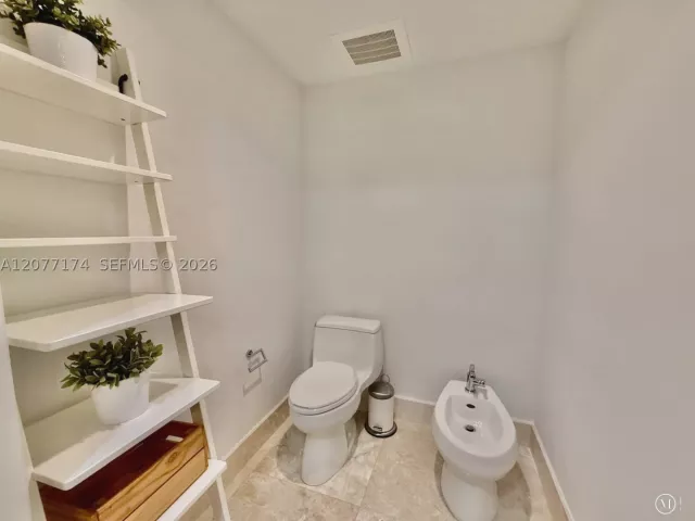 1-bedroom condo for rent in Sunny Isles Beach - 17001 Collins Ave 1903 - MondialRealty