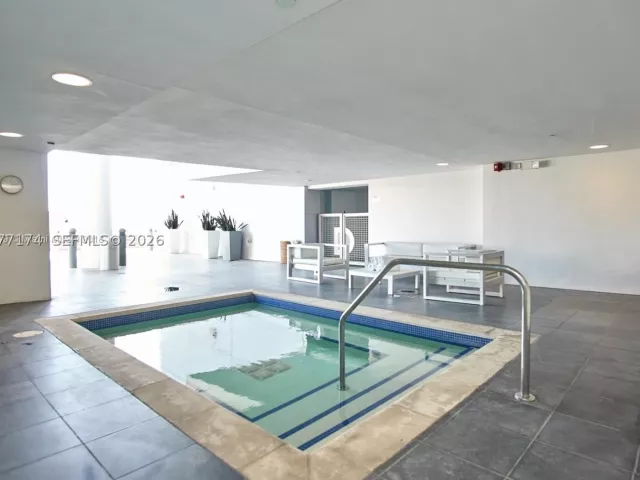 1-bedroom condo for rent in Sunny Isles Beach - 17001 Collins Ave 1903 - MondialRealty