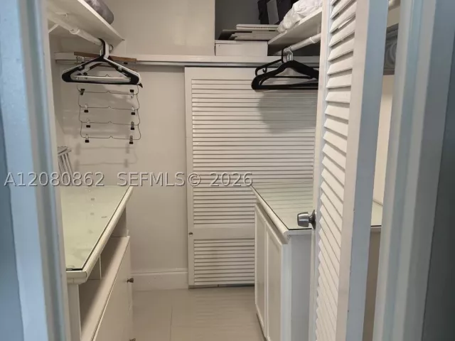 1-bedroom condo for rent in Hollywood - 3801 S Ocean Dr 15A - MondialRealty