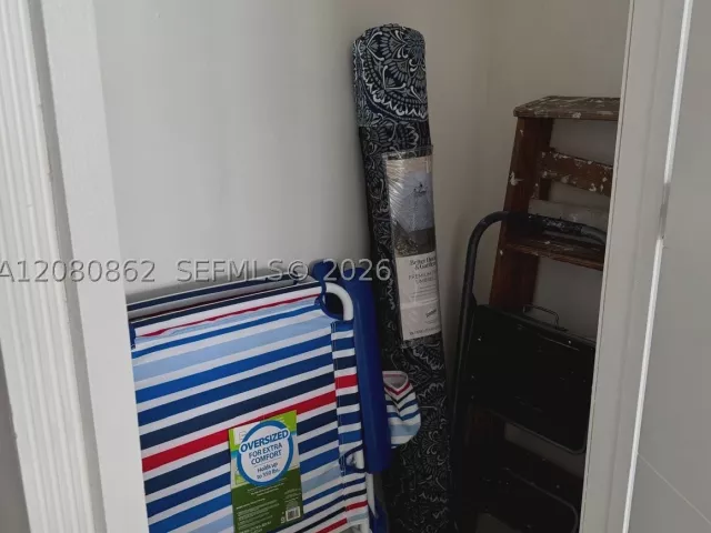 1-bedroom condo for rent in Hollywood - 3801 S Ocean Dr 15A - MondialRealty