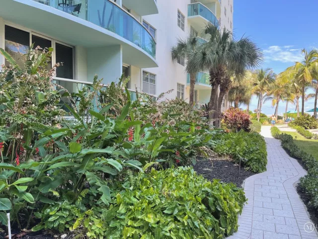 1-bedroom condo for rent in Hollywood - 3801 S Ocean Dr 15A - MondialRealty