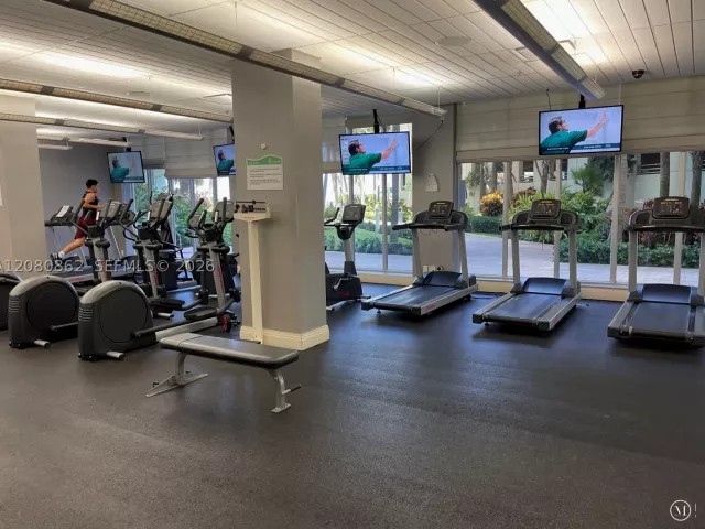1-bedroom condo for rent in Hollywood - 3801 S Ocean Dr 15A - MondialRealty