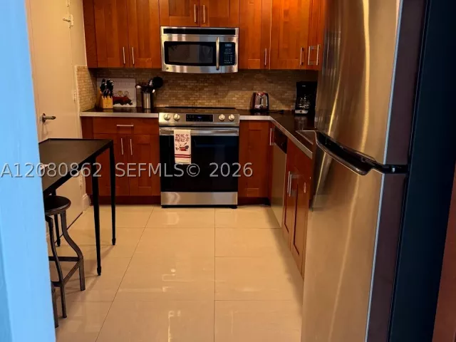 1-bedroom condo for rent in Hollywood - 3801 S Ocean Dr 15A - MondialRealty