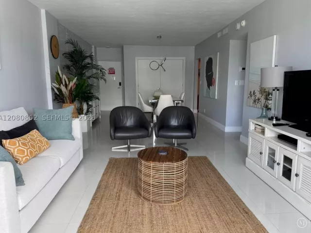 1-bedroom condo for rent in Hollywood - 3801 S Ocean Dr 15A - MondialRealty