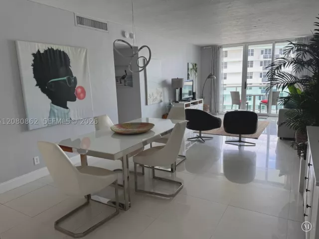 1-bedroom condo for rent in Hollywood - 3801 S Ocean Dr 15A - MondialRealty