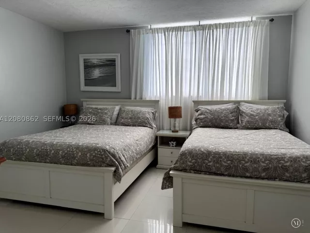 1-bedroom condo for rent in Hollywood - 3801 S Ocean Dr 15A - MondialRealty