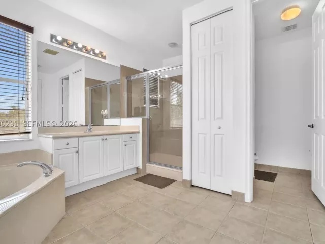 5-bedroom home for sale in West Palm Beach - 9345 Madewood Ct - MondialRealty