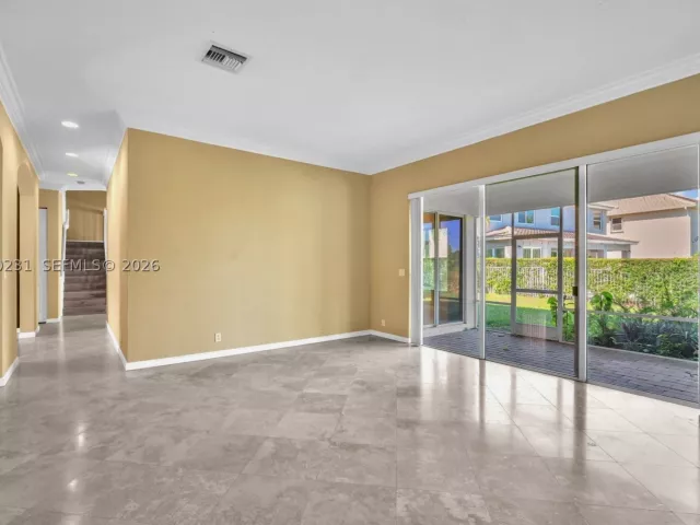 5-bedroom home for sale in West Palm Beach - 9345 Madewood Ct - MondialRealty