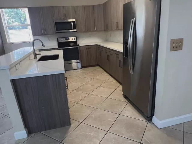 4-bedroom home for rent in Pembroke Pines - 315 NW 158TH Lane - MondialRealty