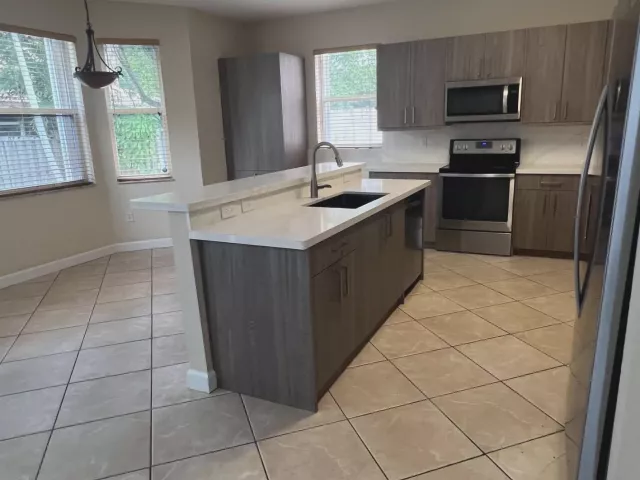 4-bedroom home for rent in Pembroke Pines - 315 NW 158TH Lane - MondialRealty