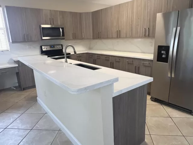 4-bedroom home for rent in Pembroke Pines - 315 NW 158TH Lane - MondialRealty