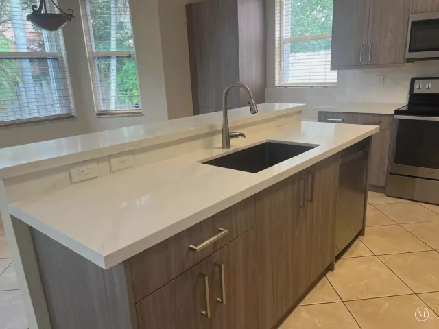 4-bedroom home for rent in Pembroke Pines - 315 NW 158TH Lane - MondialRealty