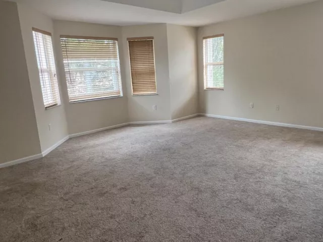 4-bedroom home for rent in Pembroke Pines - 315 NW 158TH Lane - MondialRealty