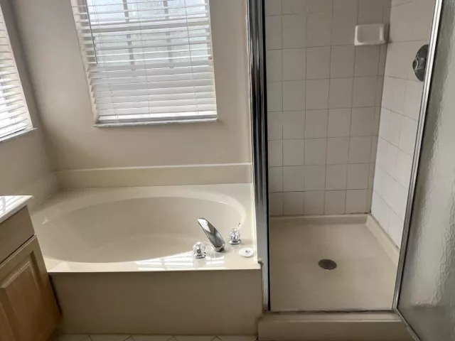 4-bedroom home for rent in Pembroke Pines - 315 NW 158TH Lane - MondialRealty