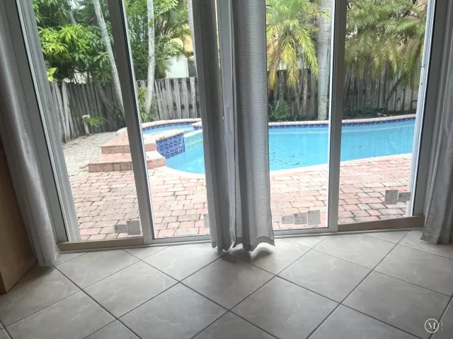 4-bedroom home for rent in Pembroke Pines - 315 NW 158TH Lane - MondialRealty