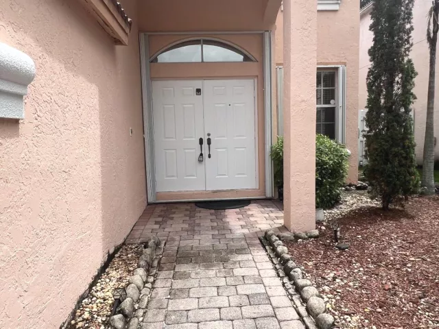 4-bedroom home for rent in Pembroke Pines - 315 NW 158TH Lane - MondialRealty