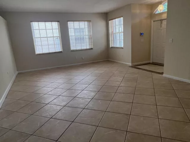 4-bedroom home for rent in Pembroke Pines - 315 NW 158TH Lane - MondialRealty