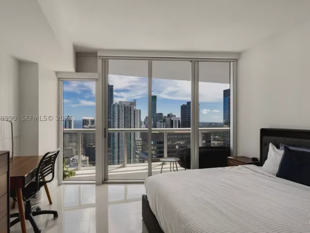 1-bedroom condo for sale in Miami - 495 Brickell Ave 4709 - MondialRealty