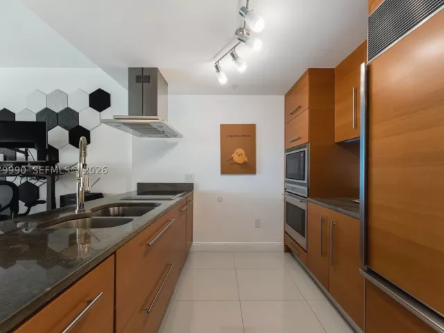 1-bedroom condo for sale in Miami - 495 Brickell Ave 4709 - MondialRealty